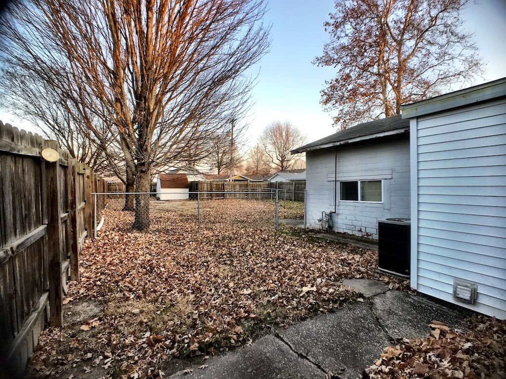1722 N Jackson St, Litchfield, IL 62056